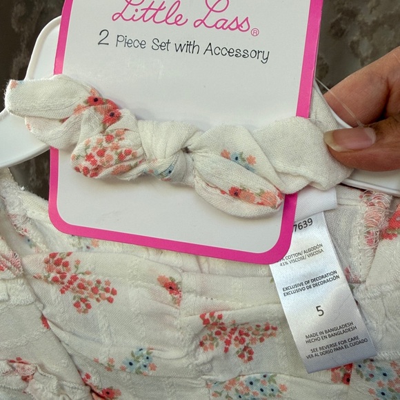 Little Lass Ruffled Floral Blouse and Pants Set with Bow Size 5 - Picture 4 of 4